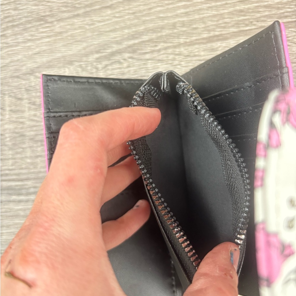 Ed Hardy Hot Pink Leather Wallet with White Tattoo-Flap - Picture 9 of 15